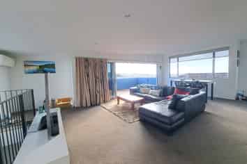 A/14 Bank Street, Hillcrest