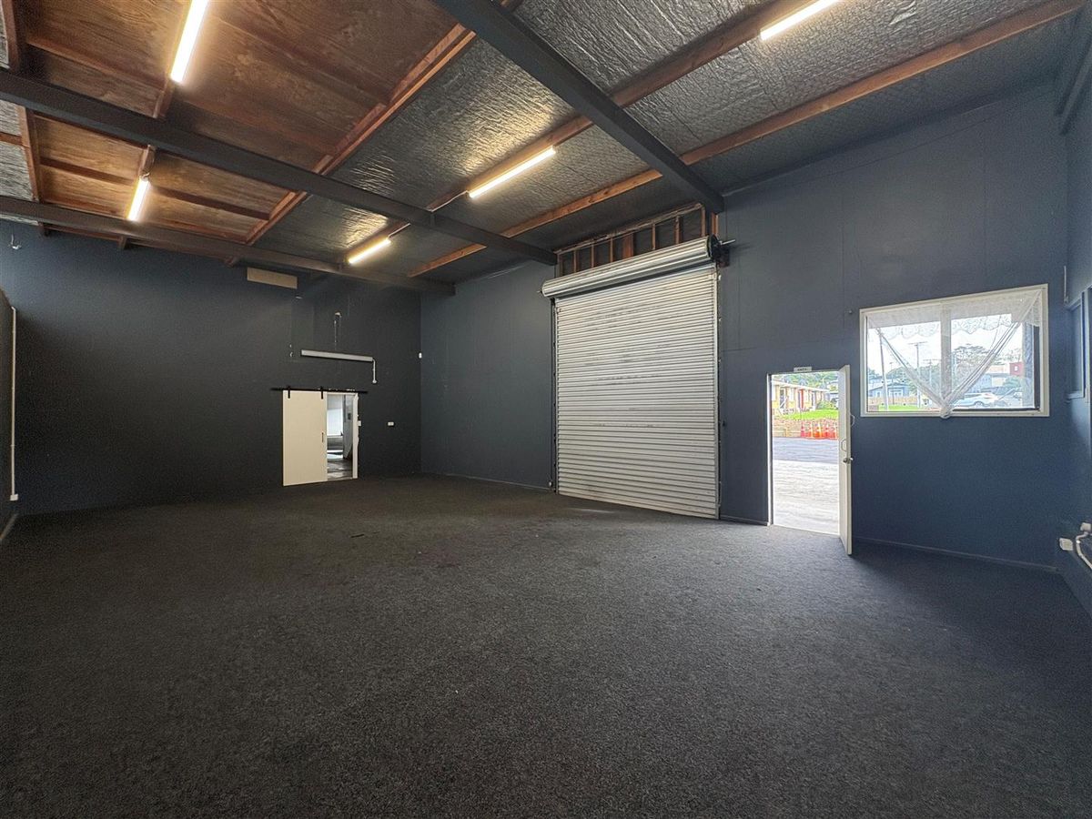 Savills |  Sealed Yard with Workshop - Widok 5