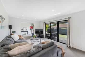 6 West Fairway, Golflands