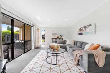 6 West Fairway, Golflands