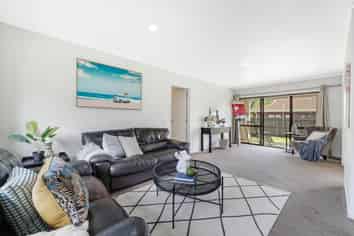 6 West Fairway, Golflands