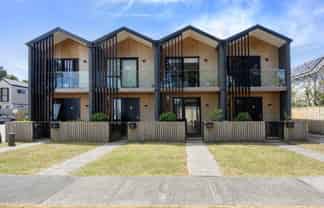 2/108 Beach Road, Te Atatu Peninsula