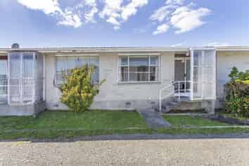 2/14 Jillet Street, Titahi Bay