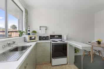 2/14 Jillet Street, Titahi Bay