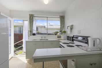 2/14 Jillet Street, Titahi Bay
