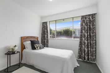 2/14 Jillet Street, Titahi Bay