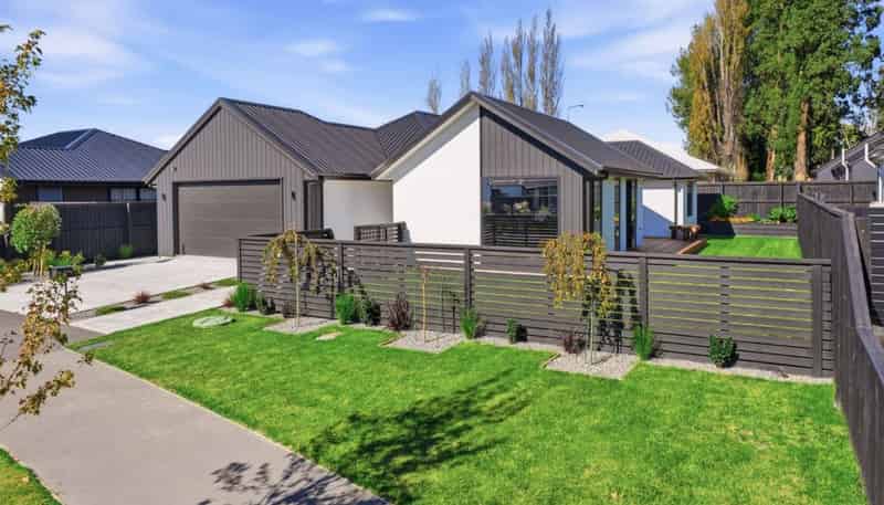 7 Twin Meadows Drive, Casebrook