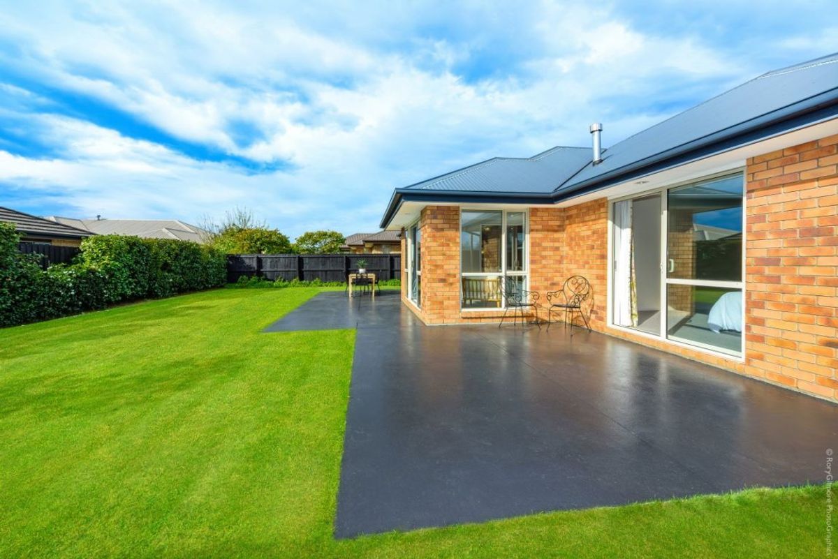 * UNDER OFFER * Absolutely Fabulous - Mehr