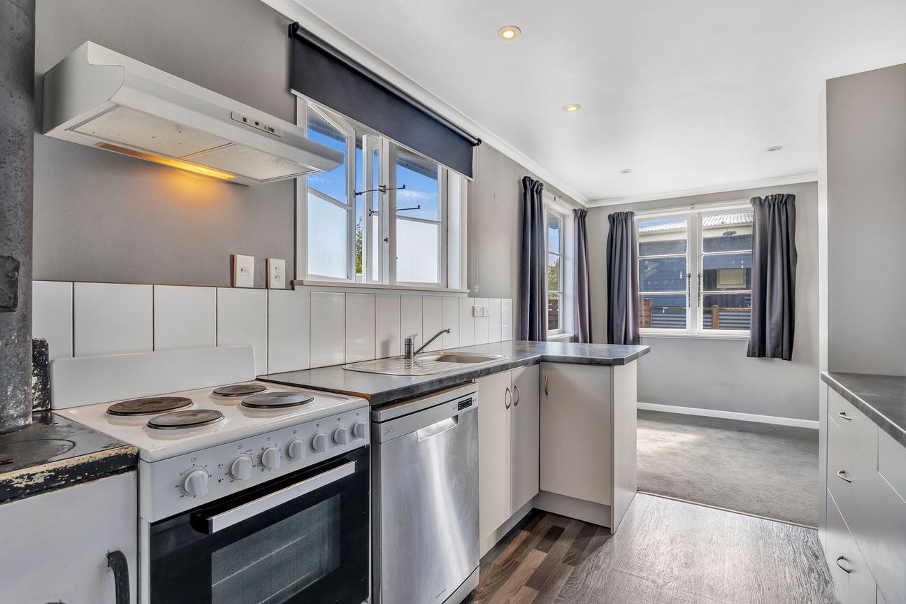 Deckside Living on Caledonia Road - Vista 4