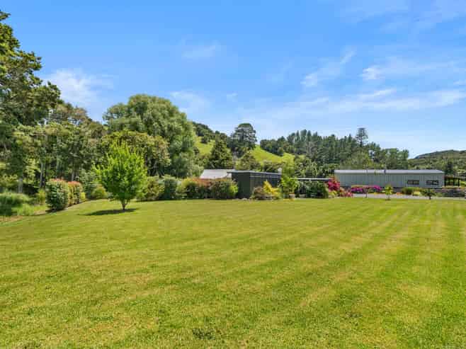 3212 Paparoa-Oakleigh Road, Paparoa