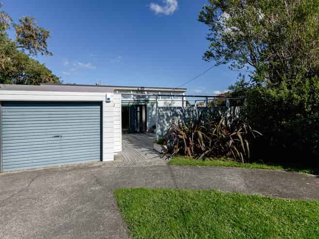 8 Christina Grove, Normandale