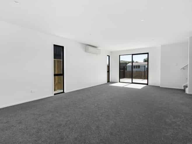 82 Jacks Landing Drive, Hamilton Lake