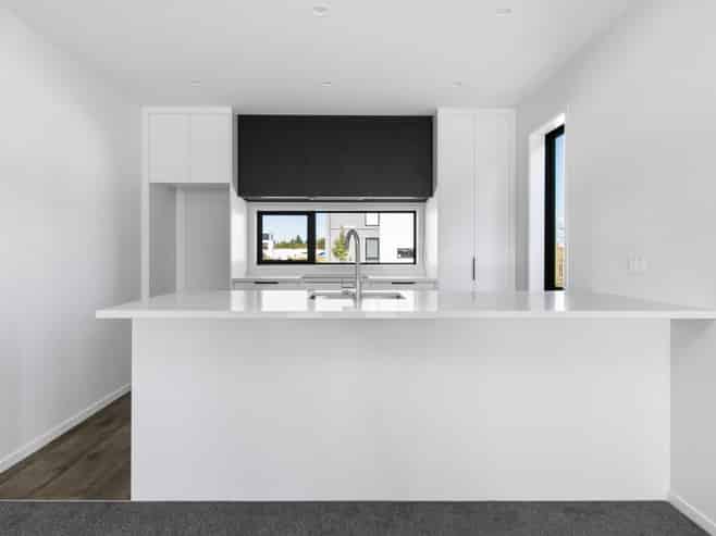 82 Jacks Landing Drive, Hamilton Lake