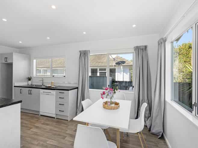 26 Harrison Crescent, Avalon