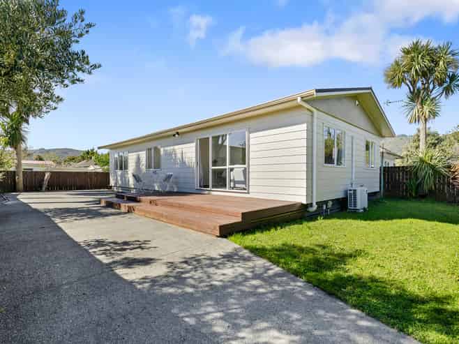 26 Harrison Crescent, Avalon