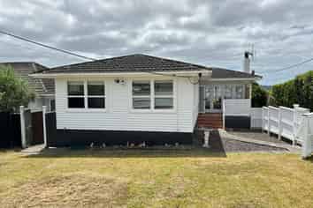 99a Rangatira Road, Beach Haven