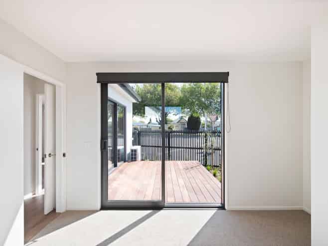 2/590 Gloucester Street, Linwood