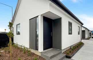 2/590 Gloucester Street, Linwood