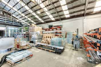 PETONE WAREHOUSE WITH TENANCY