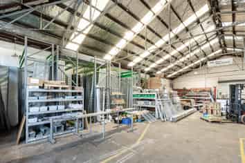 PETONE WAREHOUSE WITH TENANCY