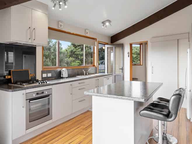 9 Frances Street, Waikanae Beach