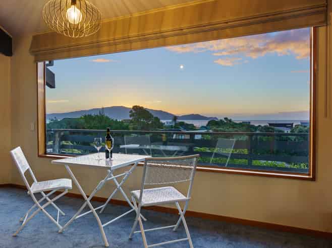 9 Frances Street, Waikanae Beach