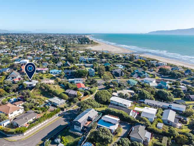 9 Frances Street, Waikanae Beach