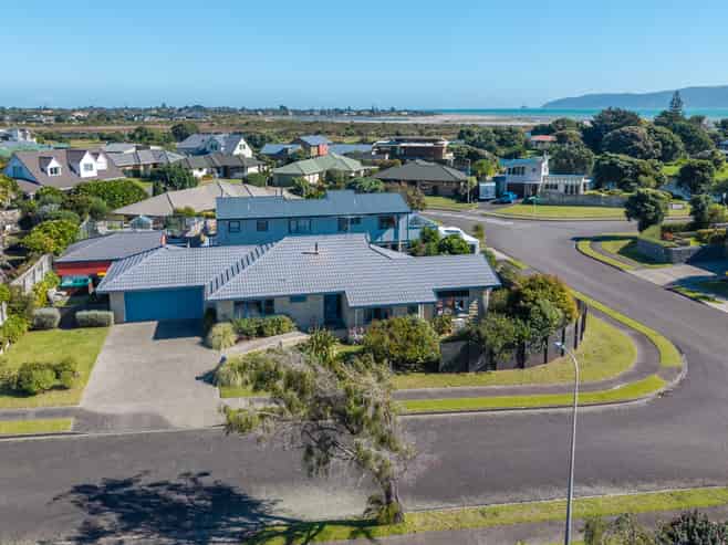 4 Te Ropata Place, Waikanae Beach