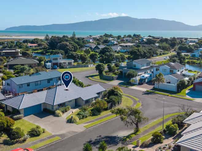 4 Te Ropata Place, Waikanae Beach