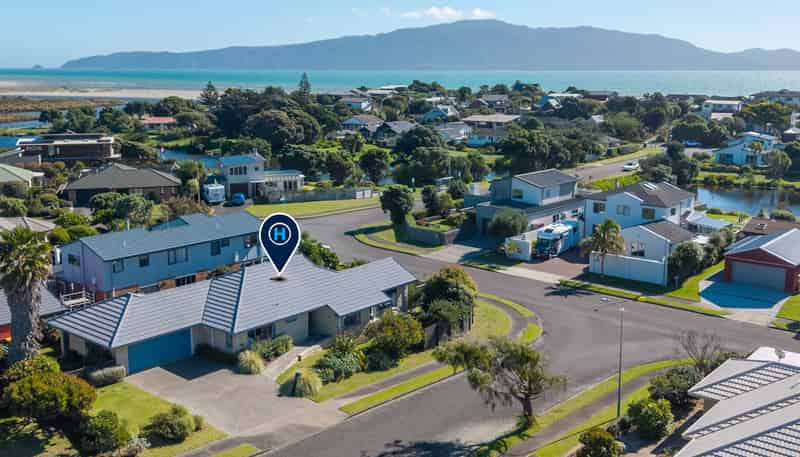 4 Te Ropata Place, Waikanae Beach