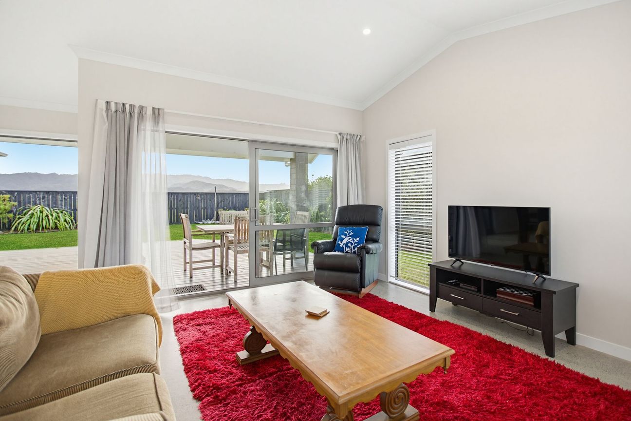 MODERN FAMILY HOME. WOOD FIRE. TOP STREET. – pohled 2
