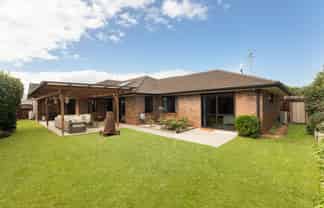 18 Alva Glen Place, Pyes Pa