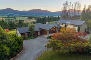 Accommodation Retreat + Event Venue