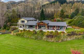 Accommodation Retreat + Event Venue