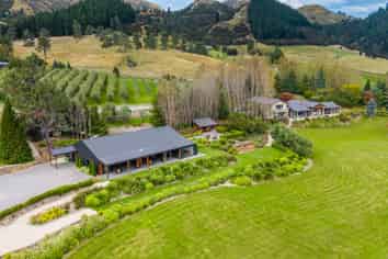 Accommodation Retreat + Event Venue