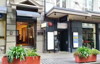 FLEXIBLE SPACE IN PRIME LOCATION
