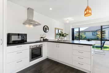 54 Ashmore Park, Carterton