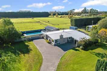 400 Racecourse Road, Allenton