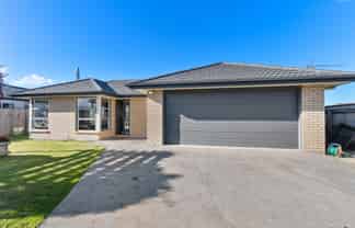 6 Austin Reid Avenue, Carterton