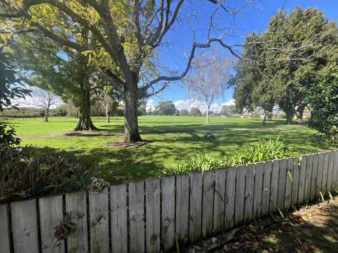 8 McInnes Place, Queenwood