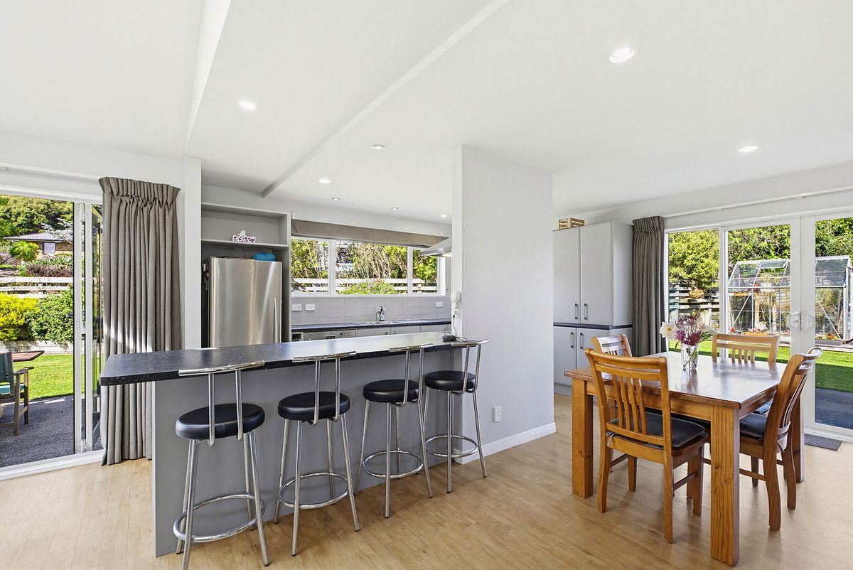 Flexible Family Living in Whitby - Widok 2