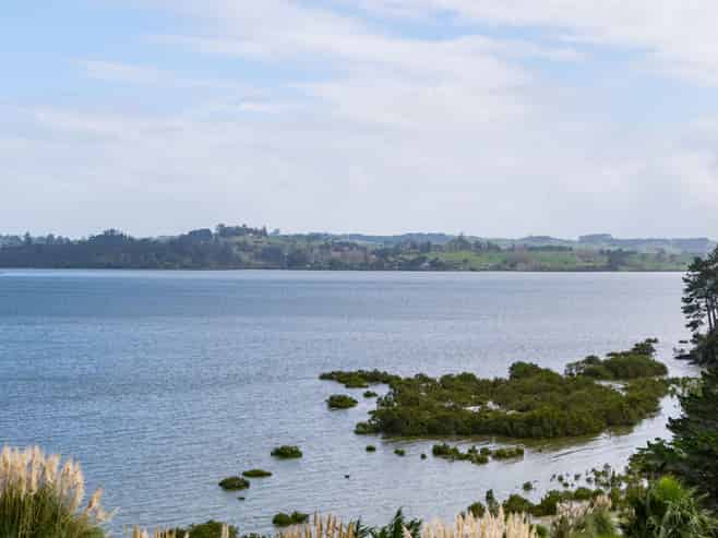 574A and 574B Pahi Road, Pahi