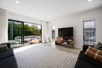 38 Lumbarda Drive, Kumeu