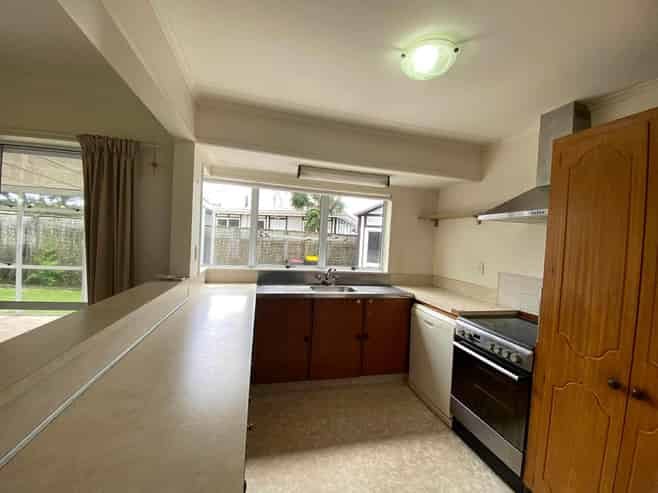 76B Bellevue Road, Brookfield