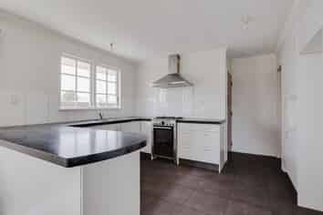 39 John F Kennedy Drive, Milson