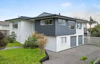 34 Sunnyhill Crescent, Sunnyhills