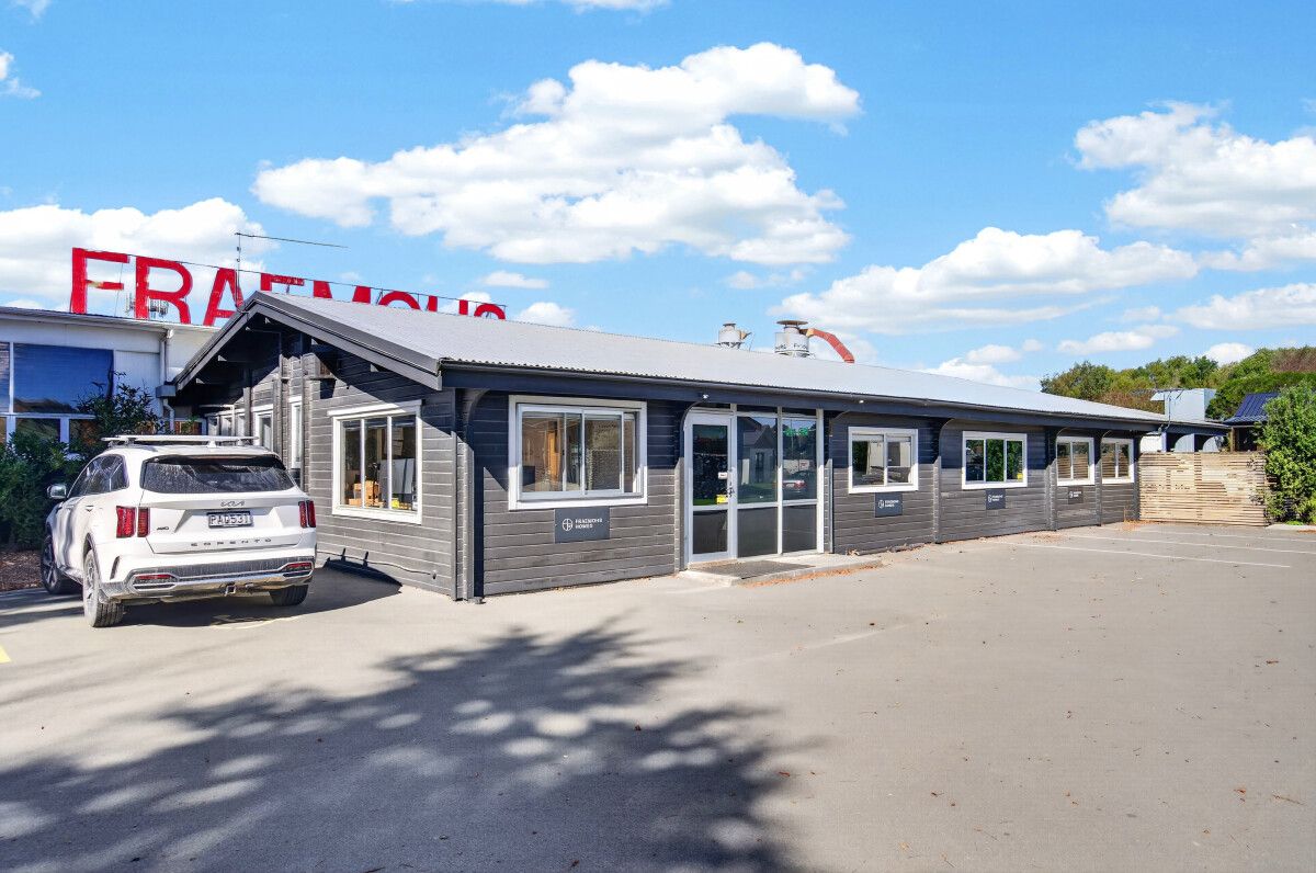 Large well price warehouse, office + yard - Veduta 5