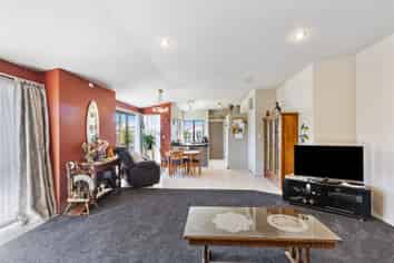 30 Russell Street, Westport