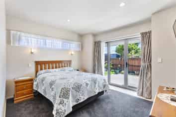 30 Russell Street, Westport