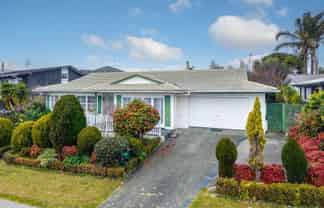 11 Fratley Avenue, Farm Cove